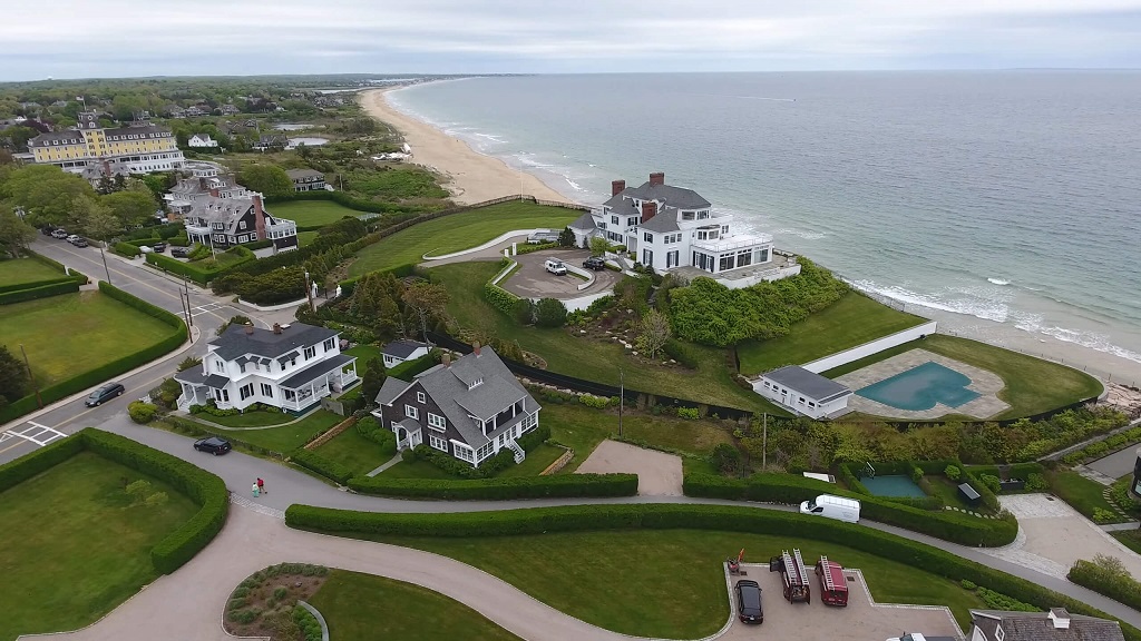 Holiday House Taylor Swift Watch Hill